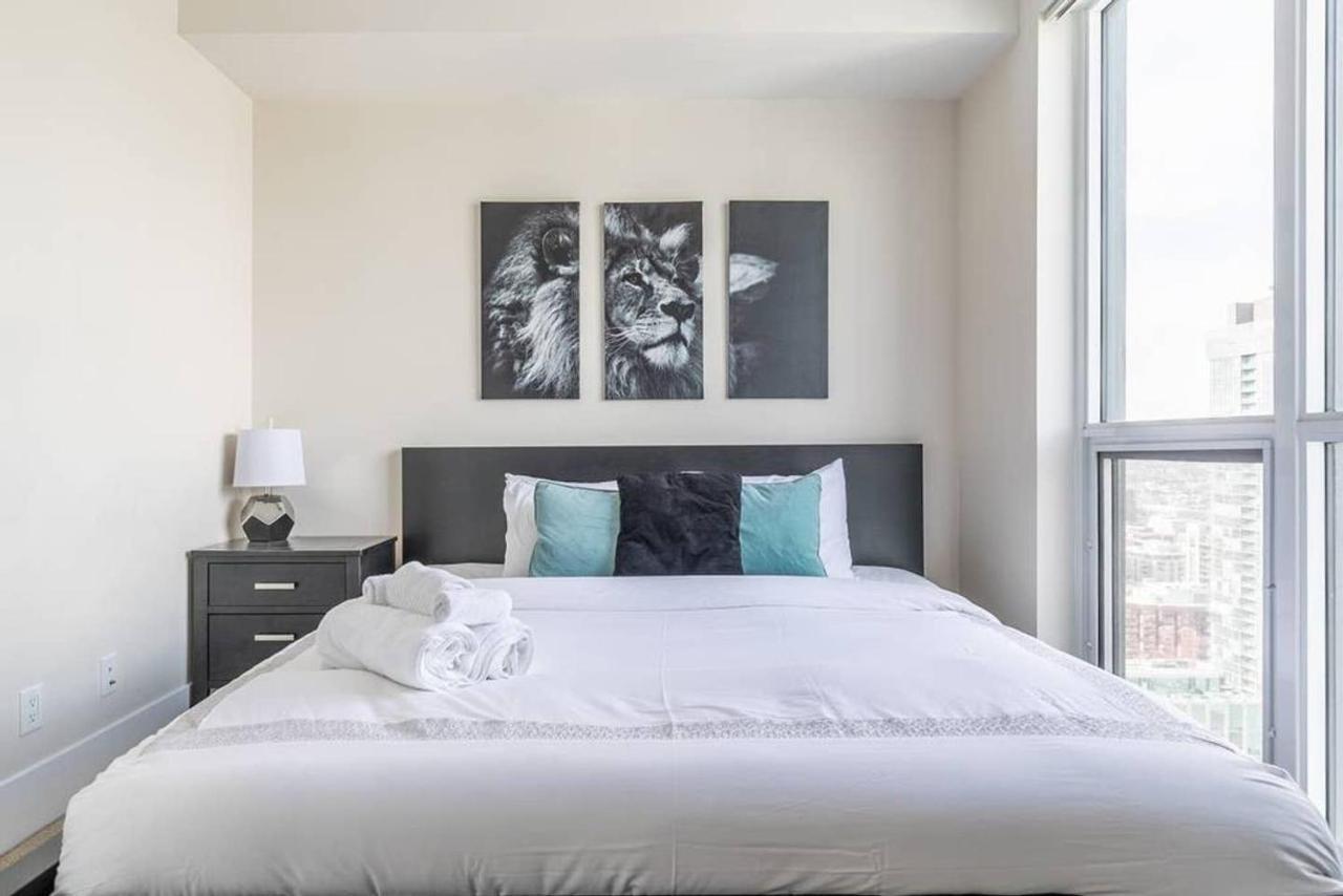 Stunning Views Of Downtown - Luxury High Rise With King Bed! Villa Toronto Dış mekan fotoğraf