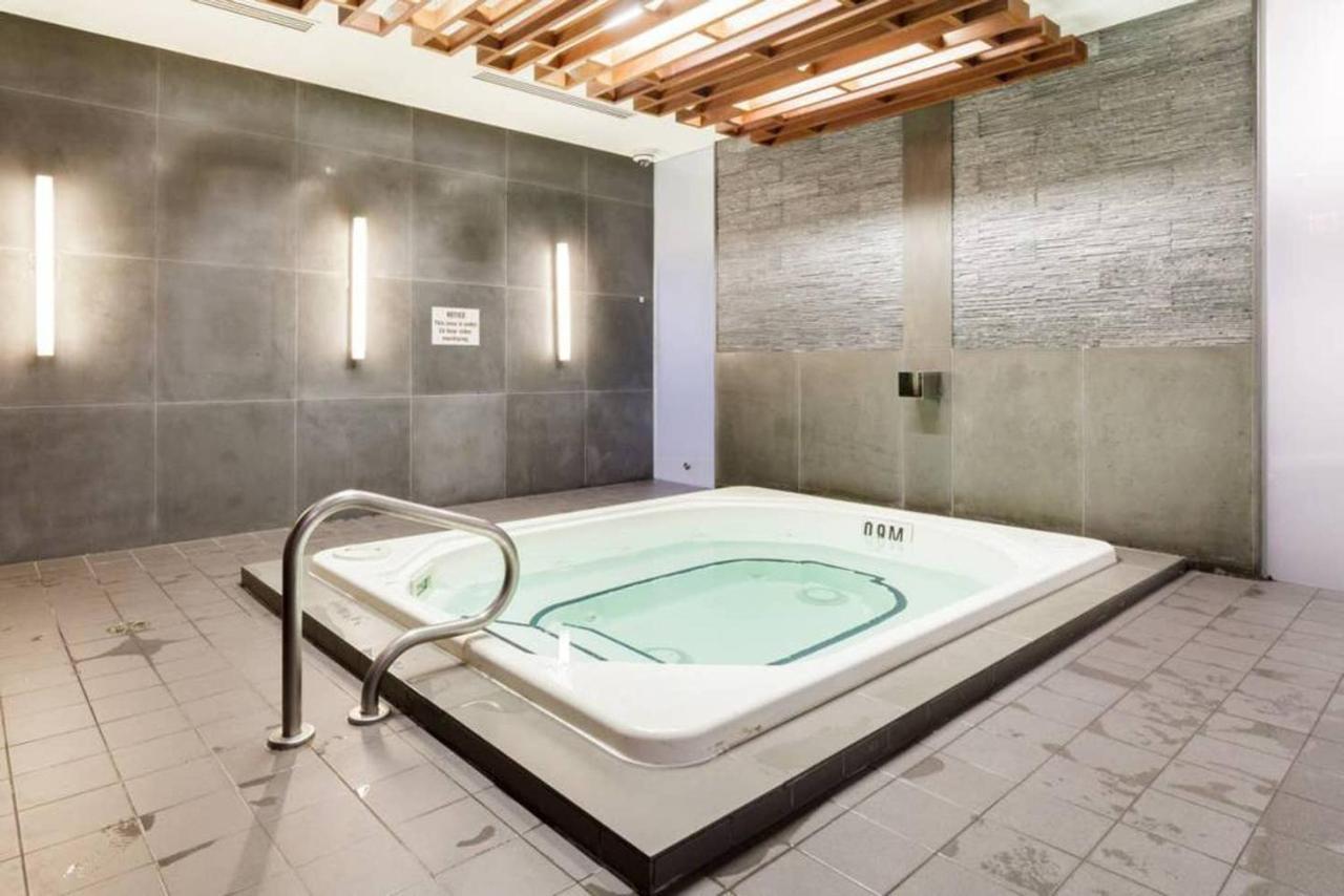 Stunning Views Of Downtown - Luxury High Rise With King Bed! Villa Toronto Dış mekan fotoğraf