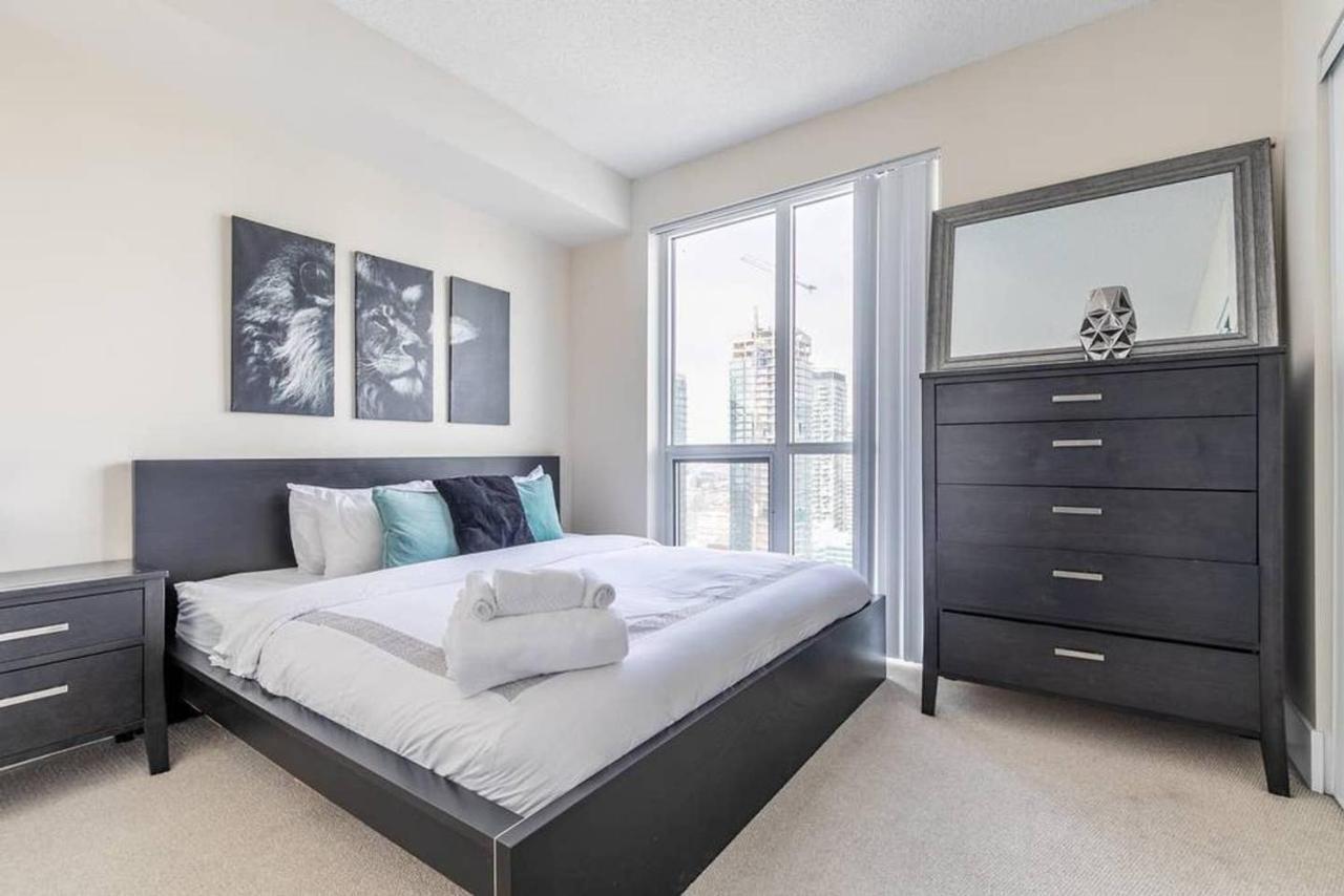 Stunning Views Of Downtown - Luxury High Rise With King Bed! Villa Toronto Dış mekan fotoğraf
