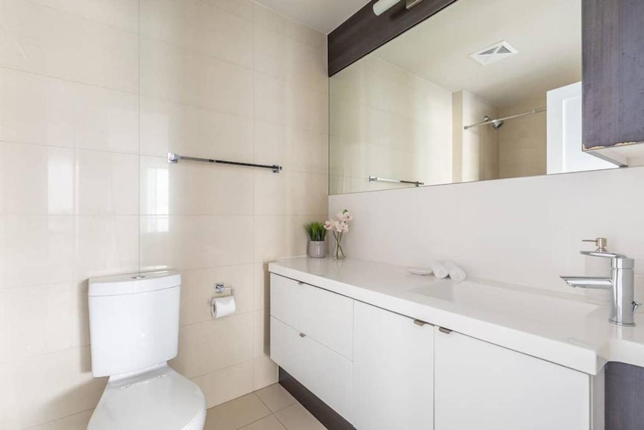 Stunning Views Of Downtown - Luxury High Rise With King Bed! Villa Toronto Dış mekan fotoğraf